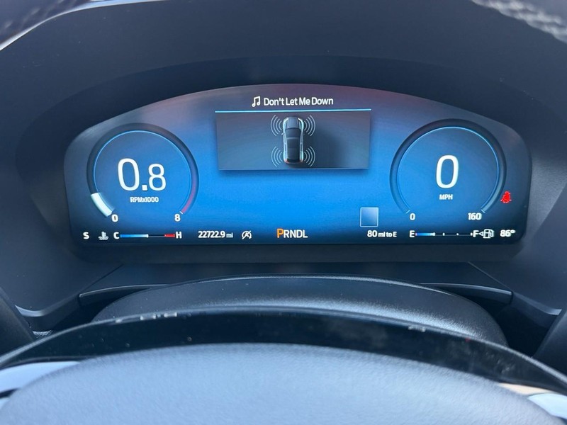 Ford Escape Vehicle Full-screen Gallery Image 28
