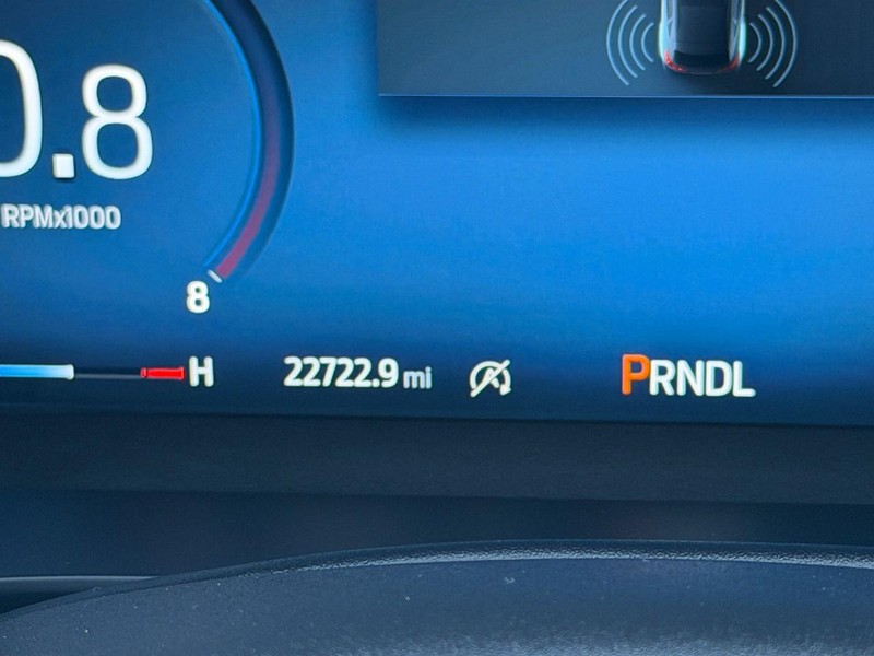 Ford Escape Vehicle Full-screen Gallery Image 29