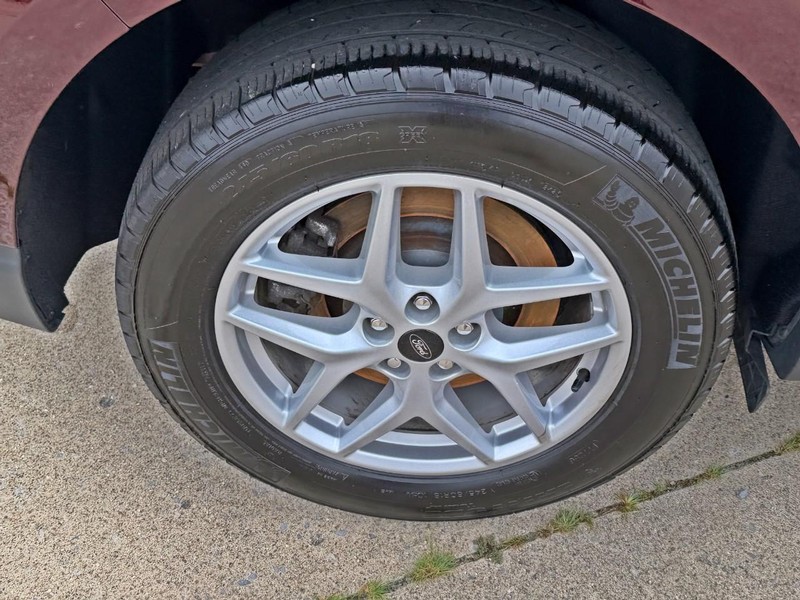 Ford Edge Vehicle Full-screen Gallery Image 10