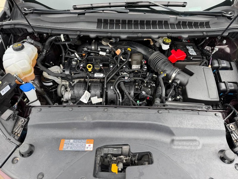 Ford Edge Vehicle Full-screen Gallery Image 11