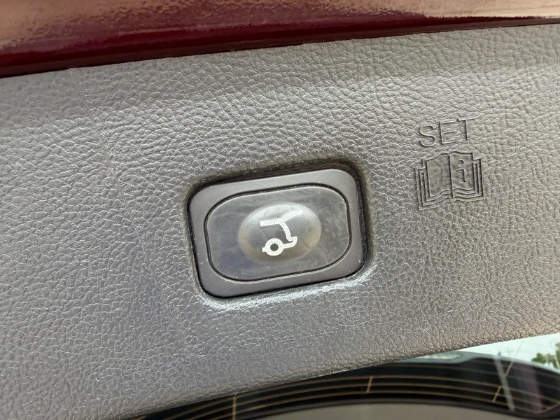 Ford Edge Vehicle Full-screen Gallery Image 17