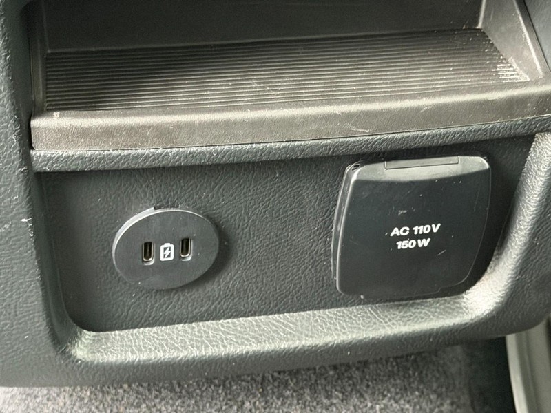 Ford Edge Vehicle Full-screen Gallery Image 21