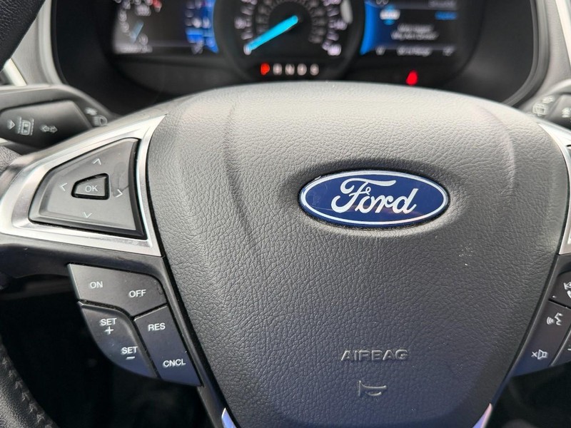 Ford Edge Vehicle Full-screen Gallery Image 31