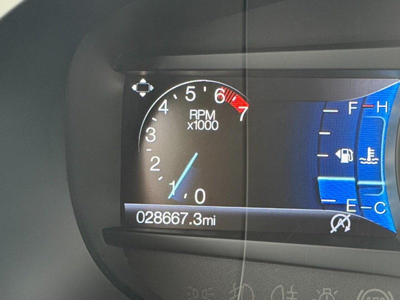 Ford Edge Vehicle Full-screen Gallery Image 36
