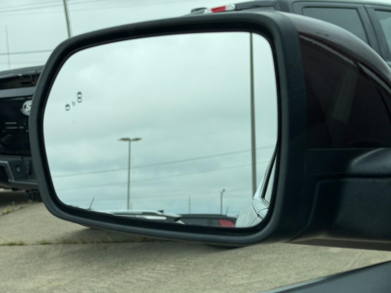 Ford Edge Vehicle Full-screen Gallery Image 37