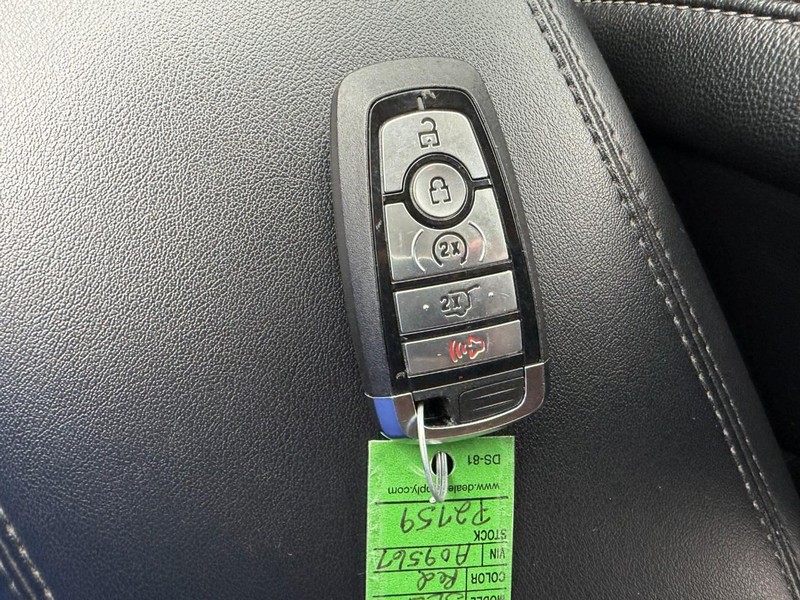 Ford Edge Vehicle Full-screen Gallery Image 47