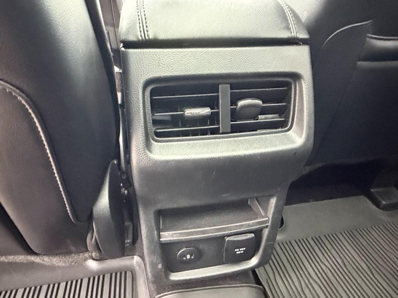 Ford Edge Vehicle Full-screen Gallery Image 20