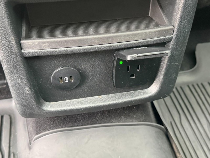 Ford Edge Vehicle Full-screen Gallery Image 21