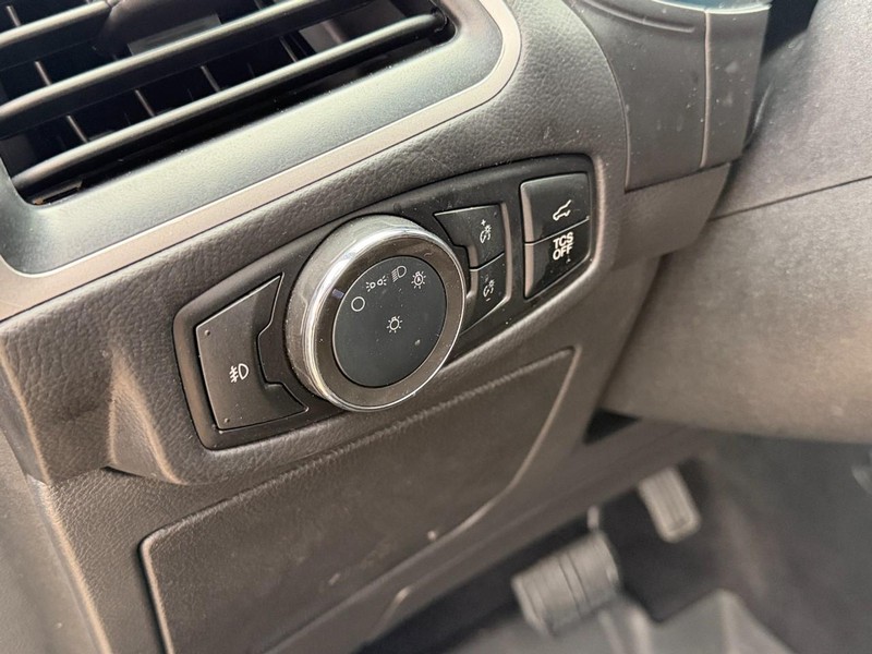Ford Edge Vehicle Full-screen Gallery Image 26