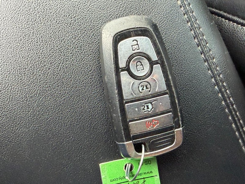 Ford Edge Vehicle Full-screen Gallery Image 49