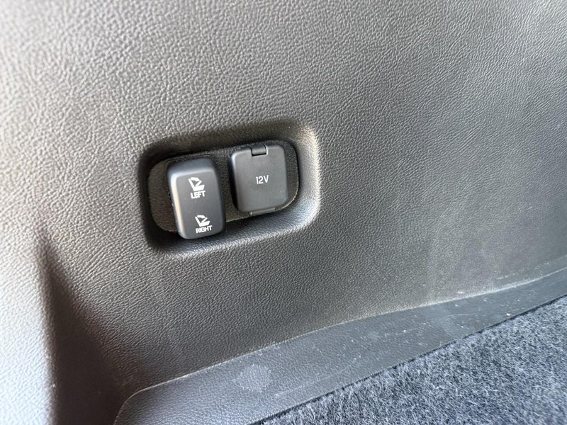 Ford Edge Vehicle Full-screen Gallery Image 13