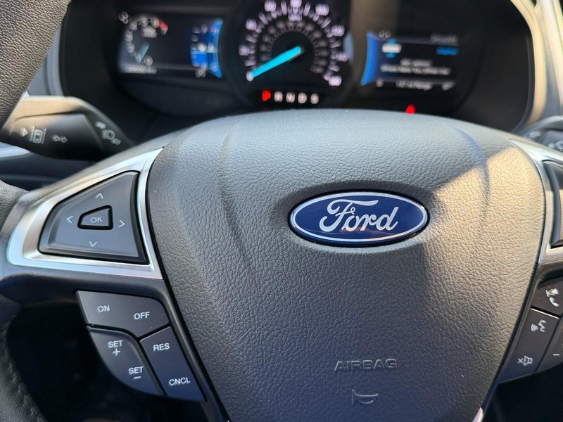 Ford Edge Vehicle Full-screen Gallery Image 30