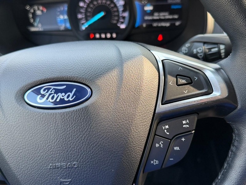 Ford Edge Vehicle Full-screen Gallery Image 31