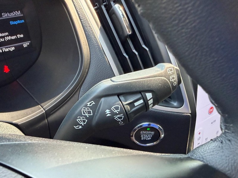 Ford Edge Vehicle Full-screen Gallery Image 32