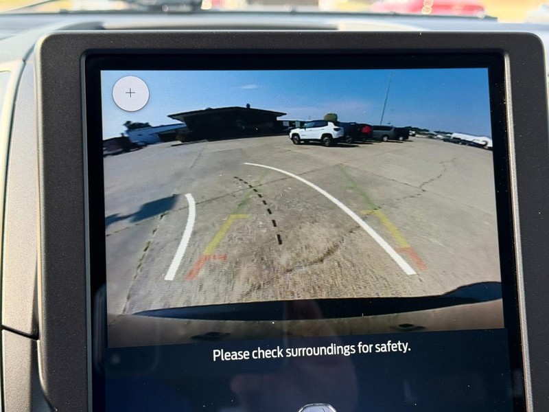 Ford Edge Vehicle Full-screen Gallery Image 39