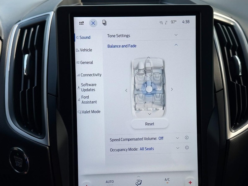 Ford Edge Vehicle Full-screen Gallery Image 40