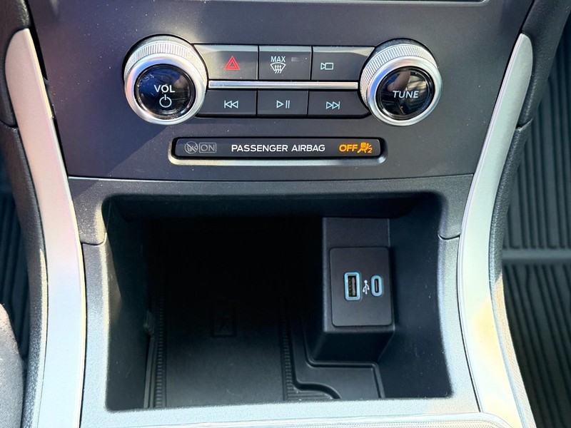 Ford Edge Vehicle Full-screen Gallery Image 45
