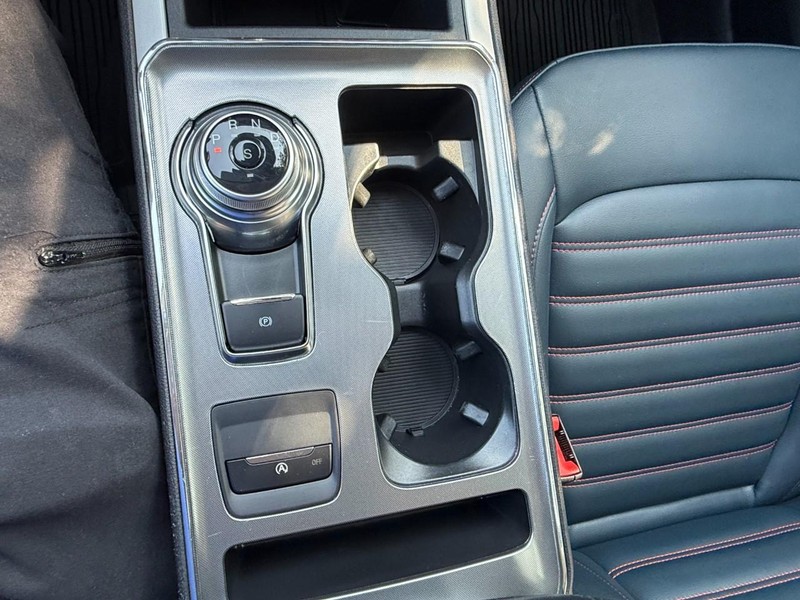 Ford Edge Vehicle Full-screen Gallery Image 46