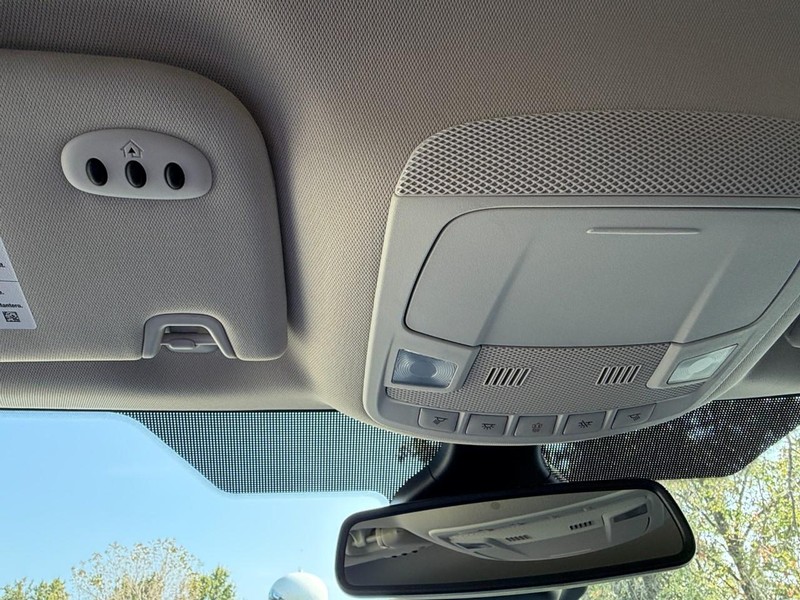 Ford Edge Vehicle Full-screen Gallery Image 50