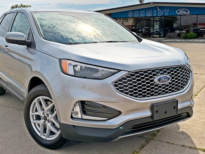 Ford Edge Vehicle Full-screen Gallery Image 08