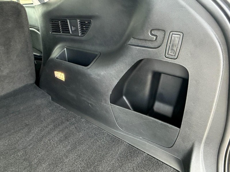 Ford Edge Vehicle Full-screen Gallery Image 13