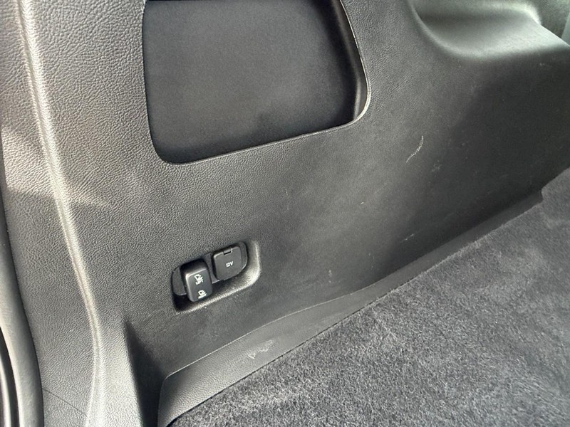 Ford Edge Vehicle Full-screen Gallery Image 14