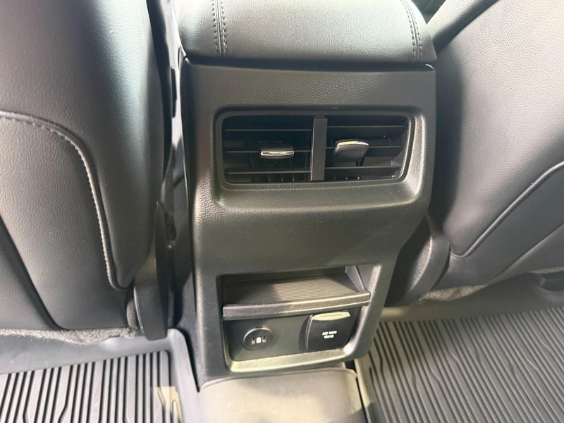 Ford Edge Vehicle Full-screen Gallery Image 20
