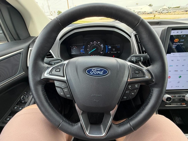 Ford Edge Vehicle Full-screen Gallery Image 29