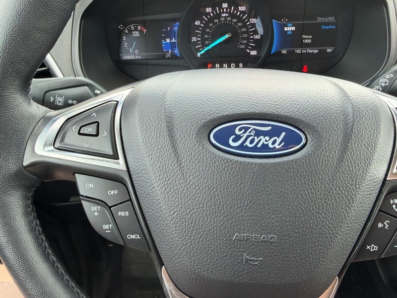 Ford Edge Vehicle Full-screen Gallery Image 30