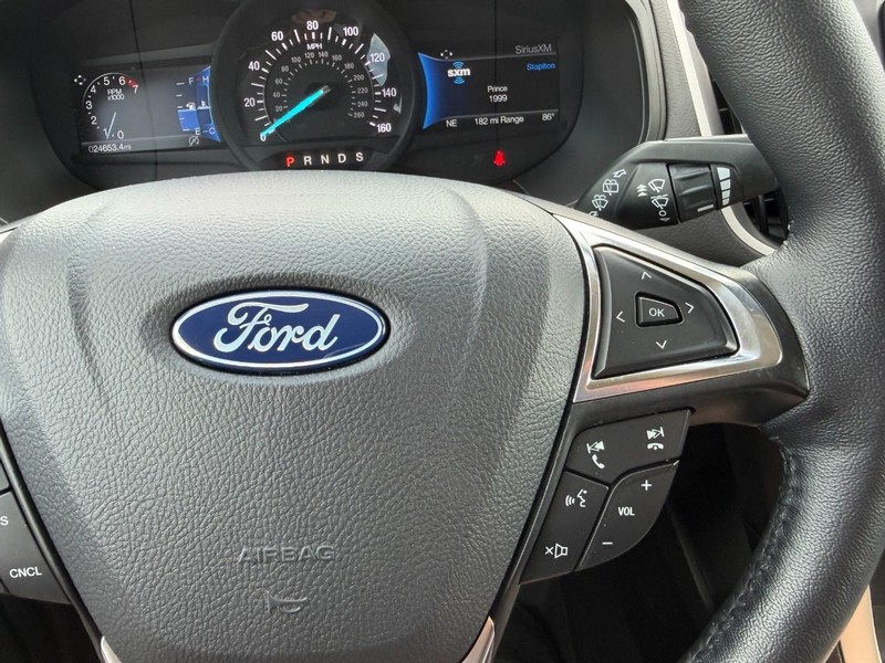 Ford Edge Vehicle Full-screen Gallery Image 31