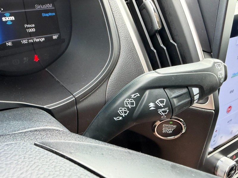 Ford Edge Vehicle Full-screen Gallery Image 33