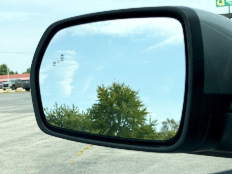 Ford Edge Vehicle Full-screen Gallery Image 36