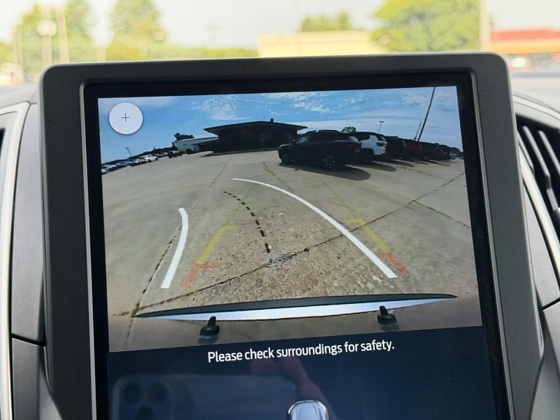 Ford Edge Vehicle Full-screen Gallery Image 39