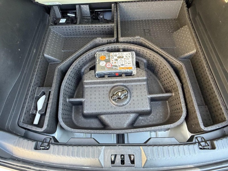 Ford Edge Vehicle Full-screen Gallery Image 15
