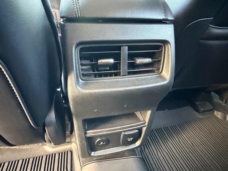 Ford Edge Vehicle Full-screen Gallery Image 20
