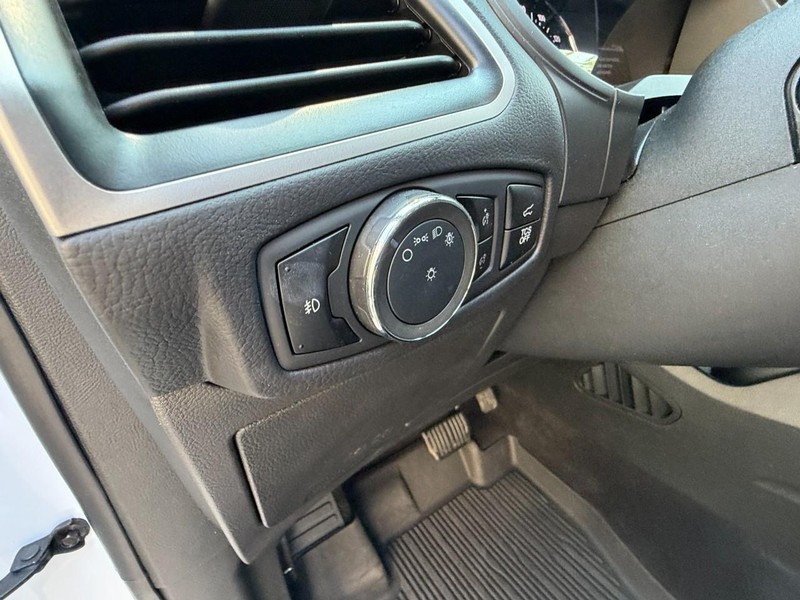 Ford Edge Vehicle Full-screen Gallery Image 25