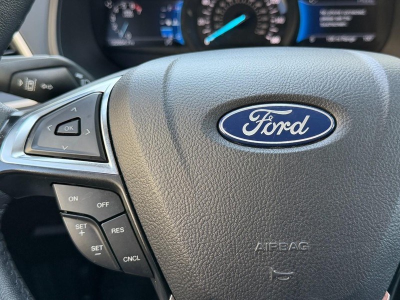 Ford Edge Vehicle Full-screen Gallery Image 30