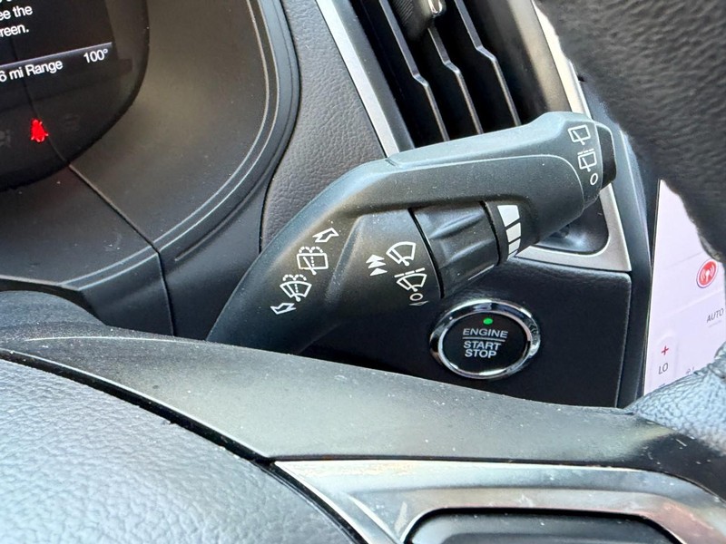 Ford Edge Vehicle Full-screen Gallery Image 32