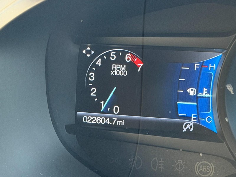 Ford Edge Vehicle Full-screen Gallery Image 35