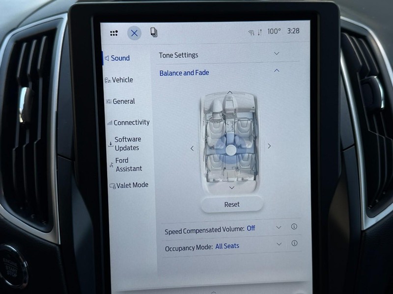 Ford Edge Vehicle Full-screen Gallery Image 40
