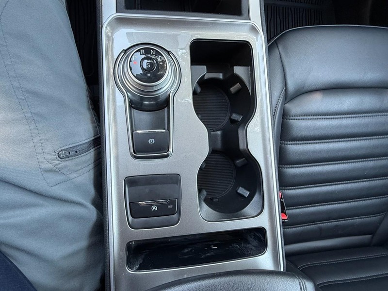 Ford Edge Vehicle Full-screen Gallery Image 44