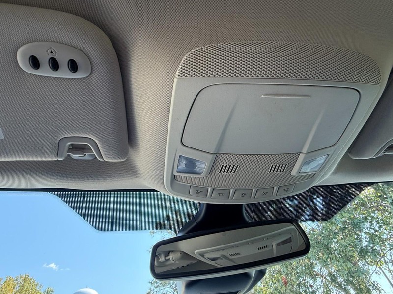 Ford Edge Vehicle Full-screen Gallery Image 48
