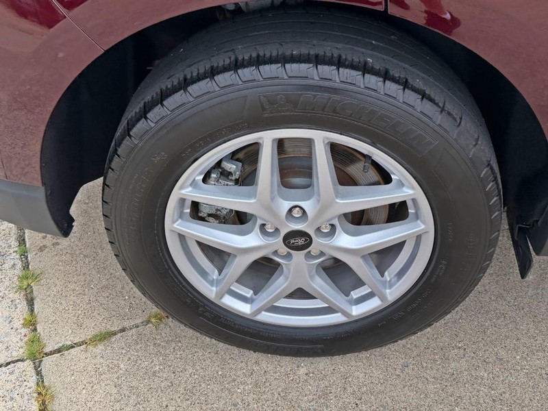 Ford Edge Vehicle Full-screen Gallery Image 10