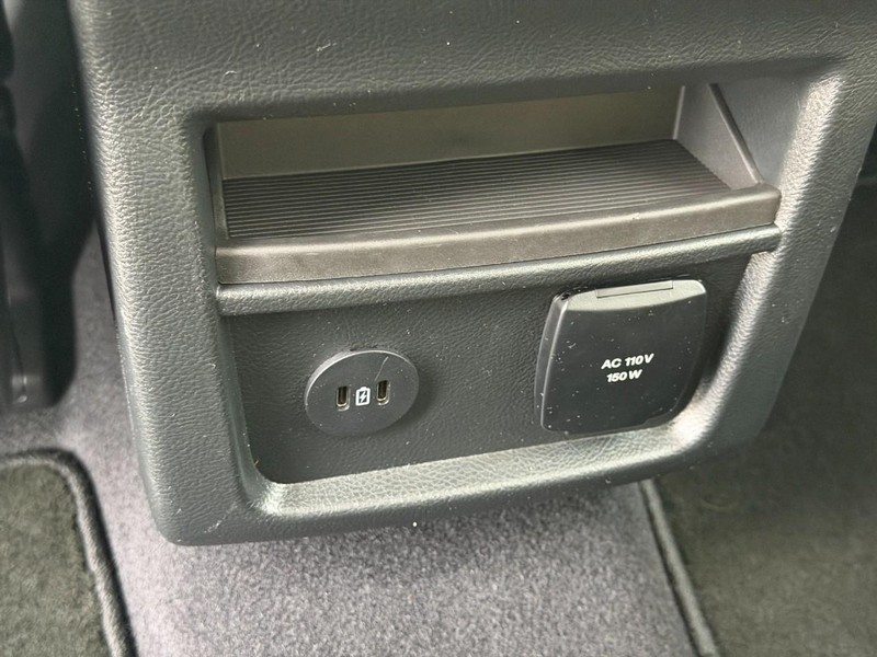 Ford Edge Vehicle Full-screen Gallery Image 21