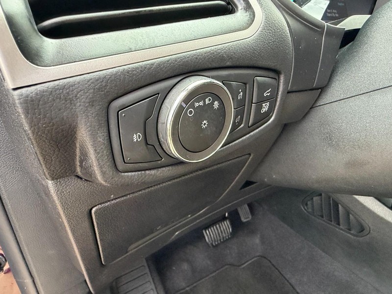 Ford Edge Vehicle Full-screen Gallery Image 26
