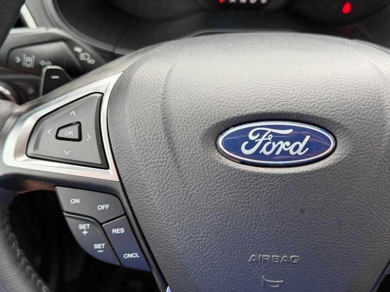Ford Edge Vehicle Full-screen Gallery Image 31