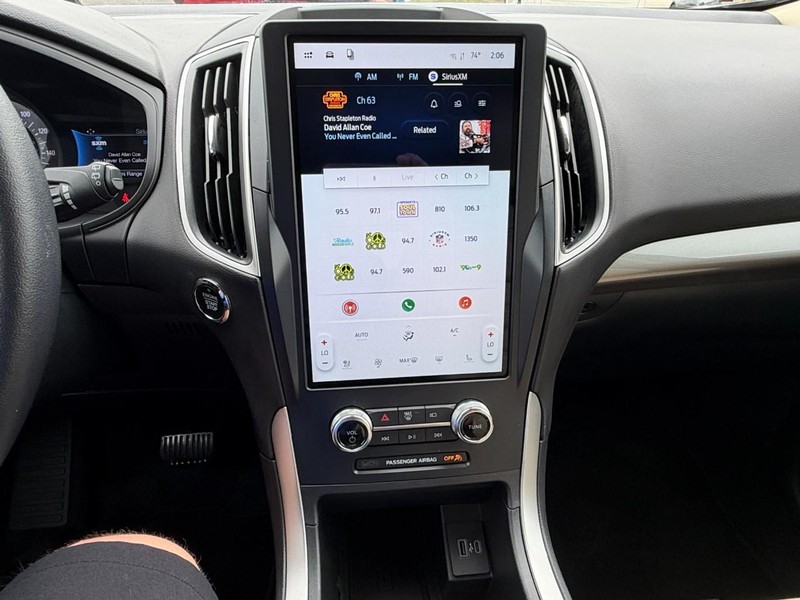 Ford Edge Vehicle Full-screen Gallery Image 38