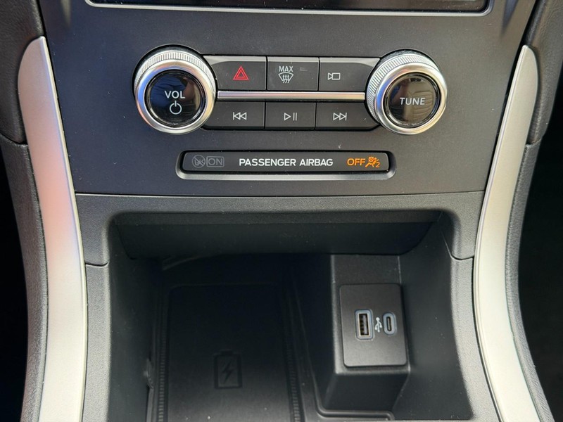 Ford Edge Vehicle Full-screen Gallery Image 45