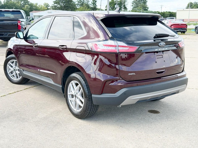 Ford Edge Vehicle Full-screen Gallery Image 05