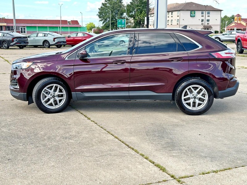 Ford Edge Vehicle Full-screen Gallery Image 06